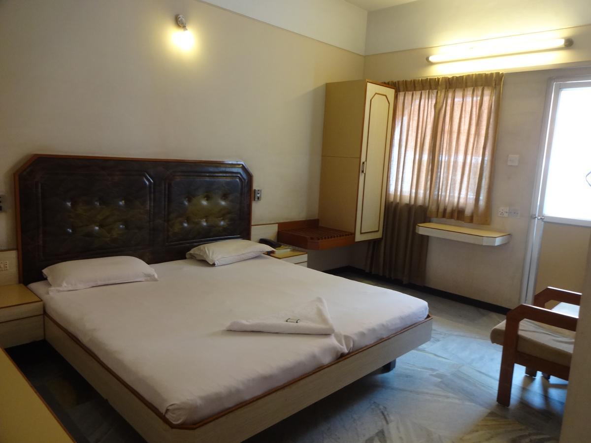 Hotel Padmam Madurai Exterior photo